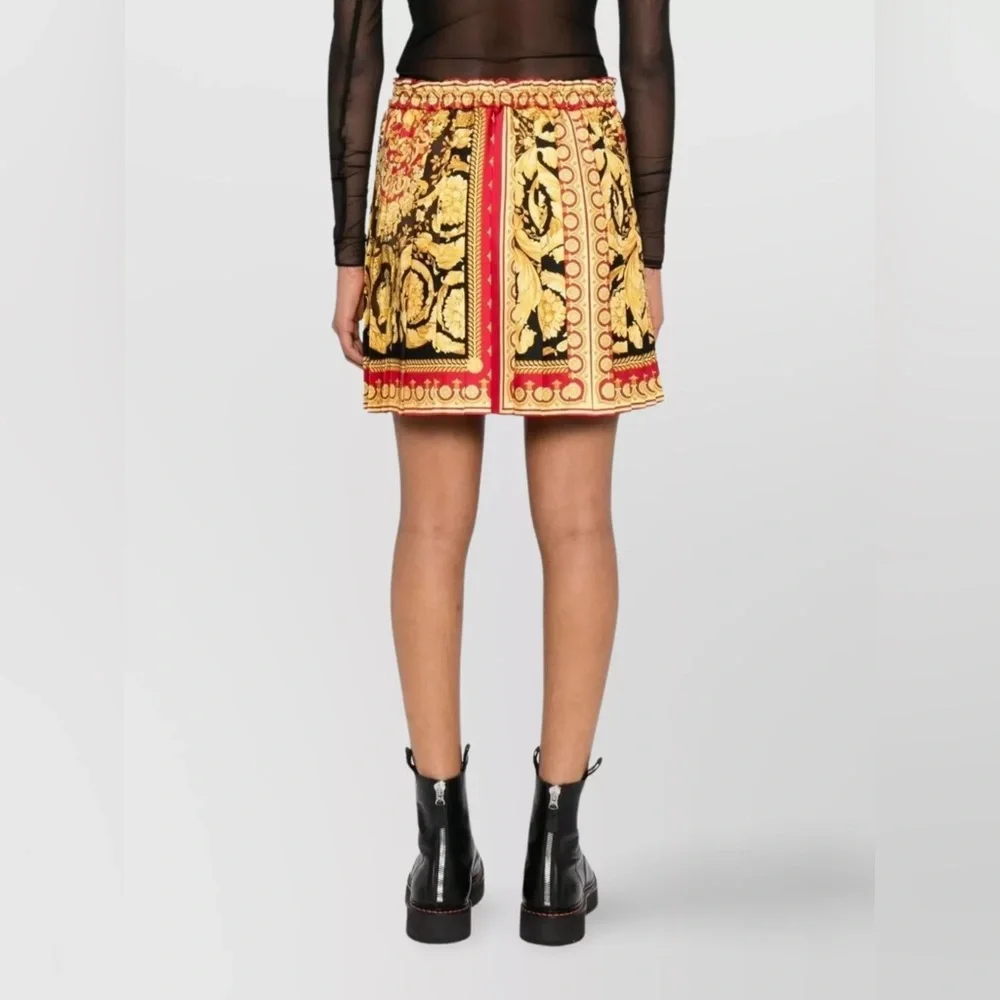 New Authentic Versace Baroque Print Pleated Mini Skirt in Black, Red & Gold